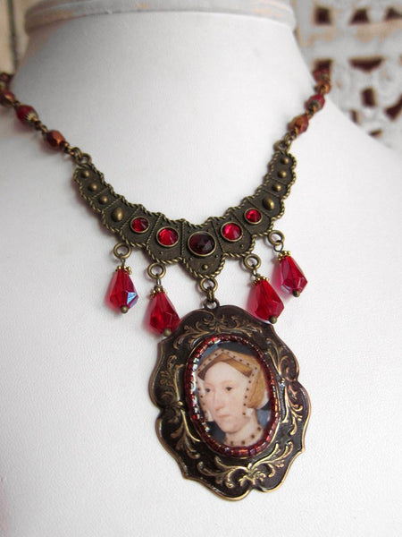 JANE SEYMOUR Tudor Medallion Necklace