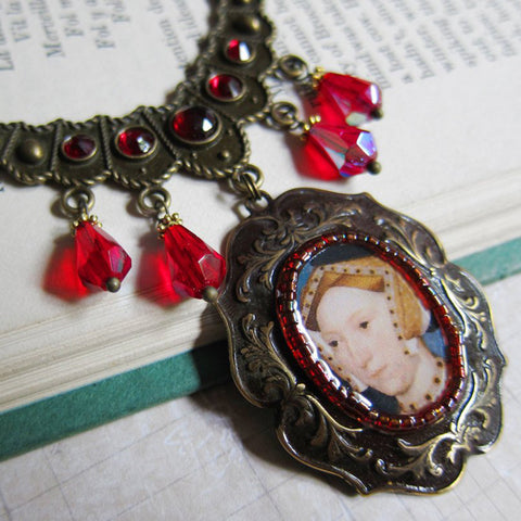 JANE SEYMOUR Tudor Medallion Necklace