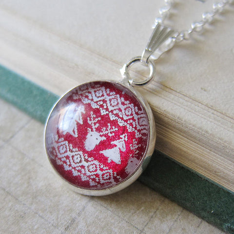 REINDEER SWEATER Necklace